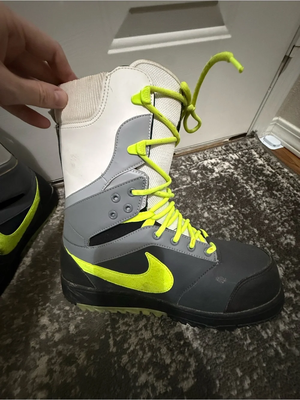 Nike DK Men’s Snowboard Boots - Size 9